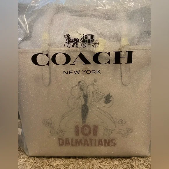 NET Coach Disney X Cruella & 101 Dalmatian Leather Tote. - Picture 2 of 10